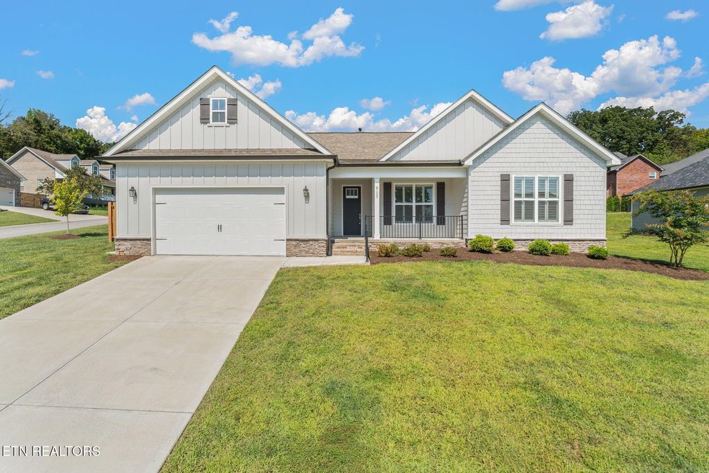 8107 Chapel Hill Lane, Knoxville, TN 37938