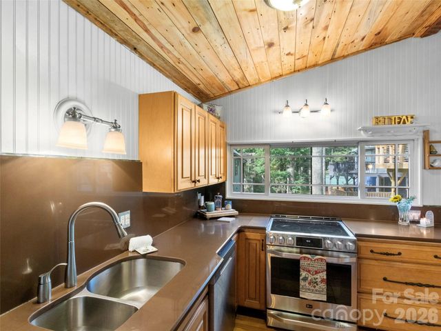 127 Riverview Drive 8 & 8B, Asheville, NC 28806