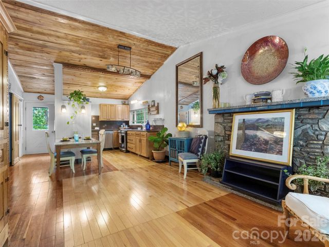 127 Riverview Drive 8 & 8B, Asheville, NC 28806