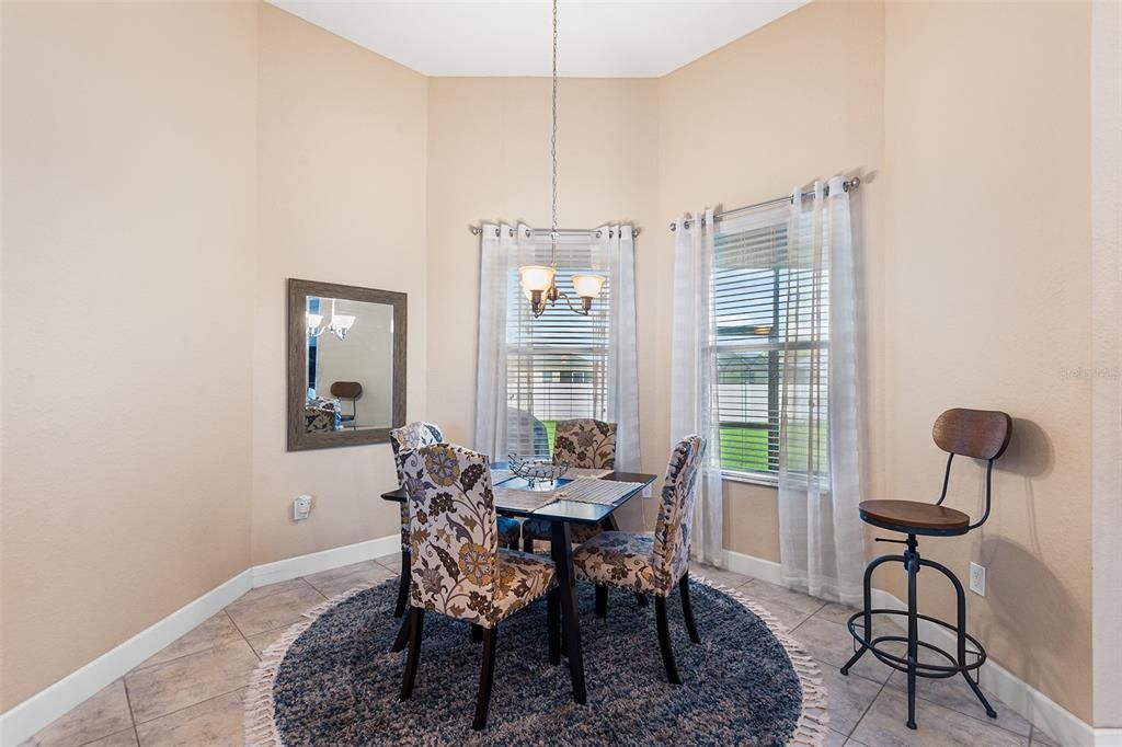 Image 18 of property listing at 332 LAKE MARIANA WAY, Auburndale, FL 33823