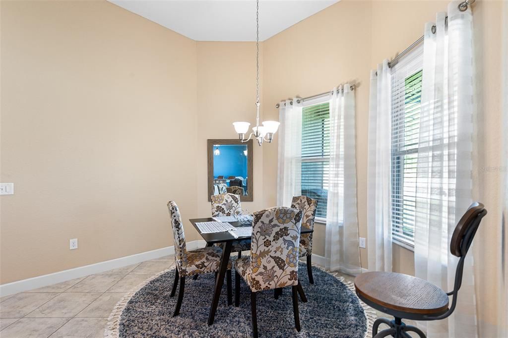 Image 19 of property listing at 332 LAKE MARIANA WAY, Auburndale, FL 33823