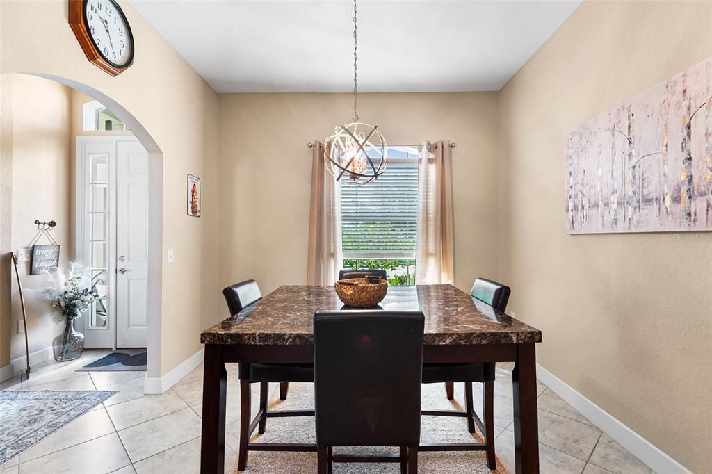 Image 20 of property listing at 332 LAKE MARIANA WAY, Auburndale, FL 33823