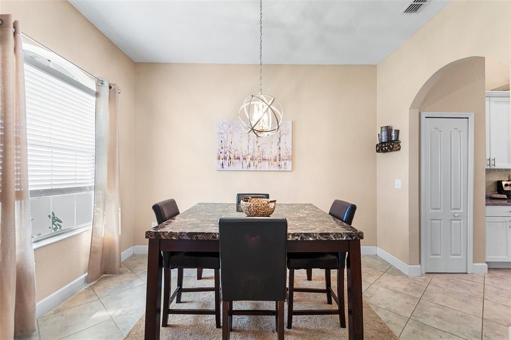 Image 21 of property listing at 332 LAKE MARIANA WAY, Auburndale, FL 33823
