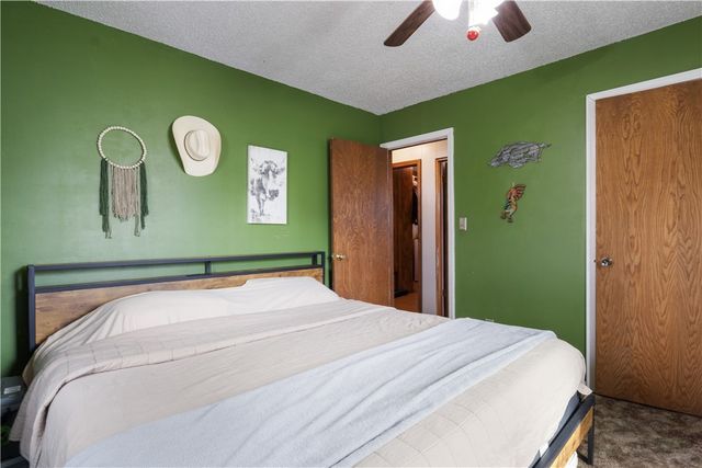 19227 E Black Oak Road, Fayetteville, AR 72701