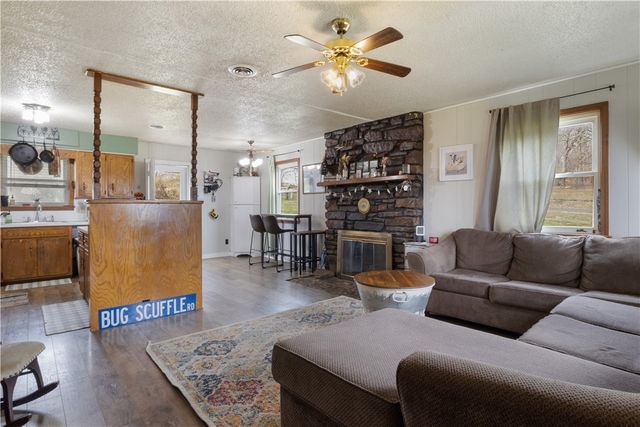 19227 E Black Oak Road, Fayetteville, AR 72701