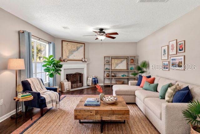 41 Lakeside Dr, Bluffton, SC 29910