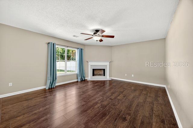 41 Lakeside Dr, Bluffton, SC 29910
