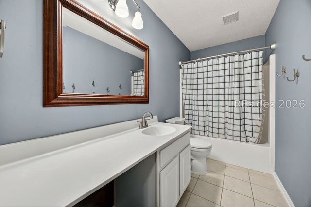 41 Lakeside Dr, Bluffton, SC 29910