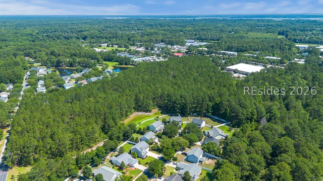 41 Lakeside Dr, Bluffton, SC 29910