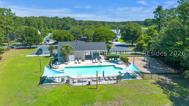41 Lakeside Dr, Bluffton, SC 29910