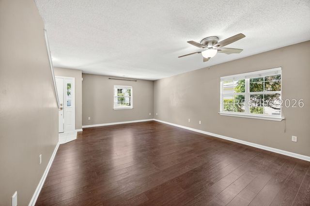 41 Lakeside Dr, Bluffton, SC 29910