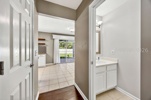 41 Lakeside Dr, Bluffton, SC 29910
