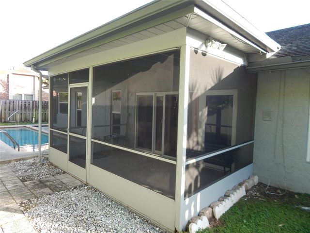 7921 NW 4th St, Plantation, FL 33324