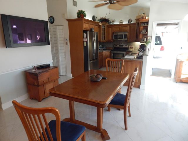 7921 NW 4th St, Plantation, FL 33324