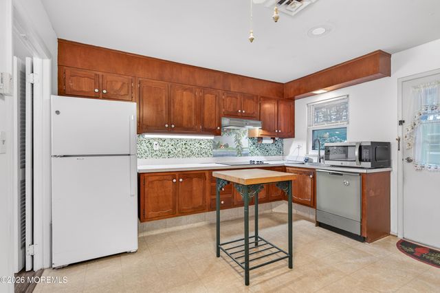 569A Sheffield Court, Lakewood, NJ 08701