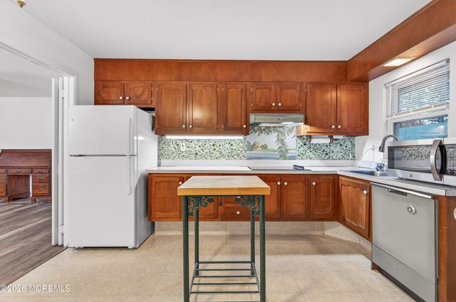 569A Sheffield Court, Lakewood, NJ 08701