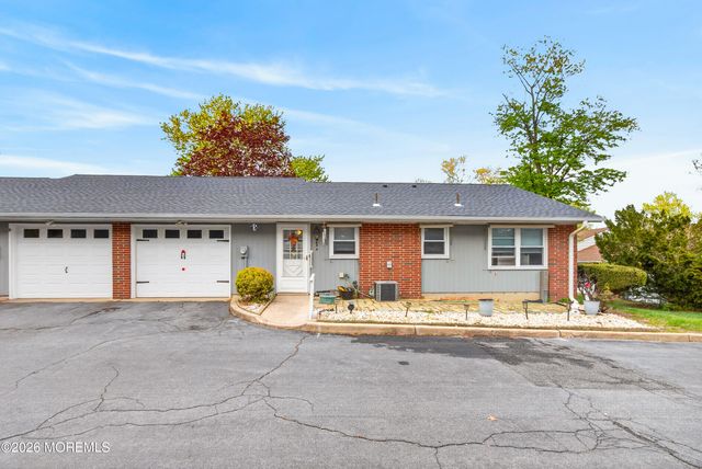 569A Sheffield Court, Lakewood, NJ 08701