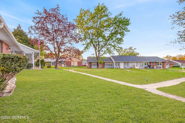 569A Sheffield Court, Lakewood, NJ 08701
