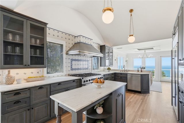 553 Via Almar, Palos Verdes Estates, CA 90274