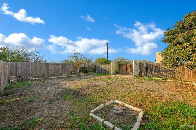 5211 Shalom Drive, Edinburg, TX 78542