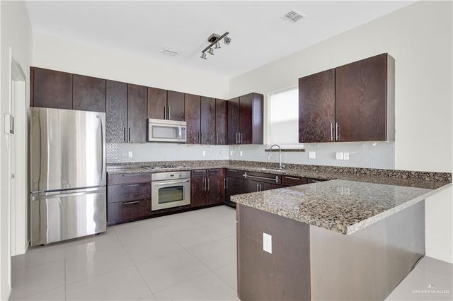 5211 Shalom Drive, Edinburg, TX 78542