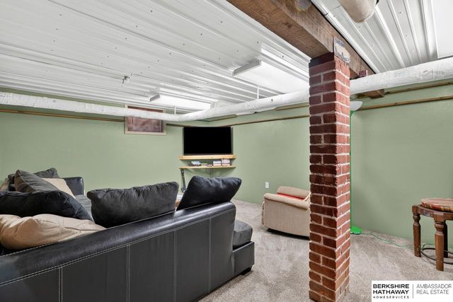 407 E 11th Street, Fremont, NE 68025