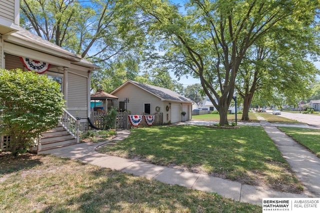 407 E 11th Street, Fremont, NE 68025