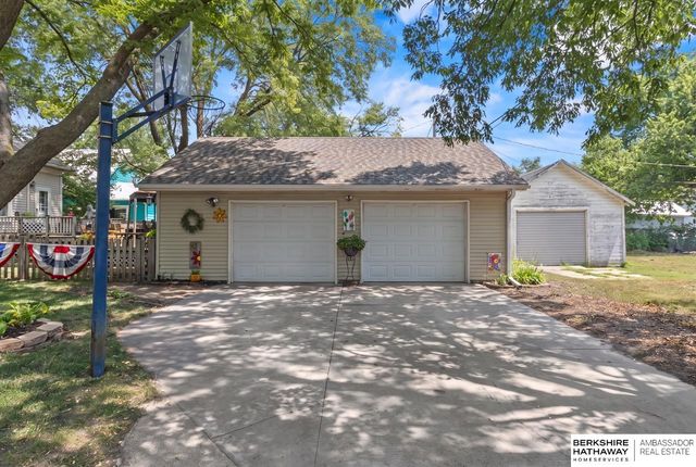 407 E 11th Street, Fremont, NE 68025