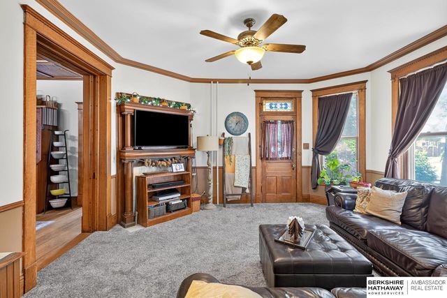 407 E 11th Street, Fremont, NE 68025