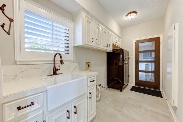 19822 Summerset Way, Houston, TX 77094
