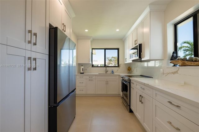 7548 Adventure Ave, North Bay Village, FL 33141