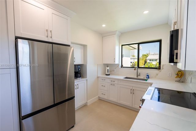 7548 Adventure Ave, North Bay Village, FL 33141