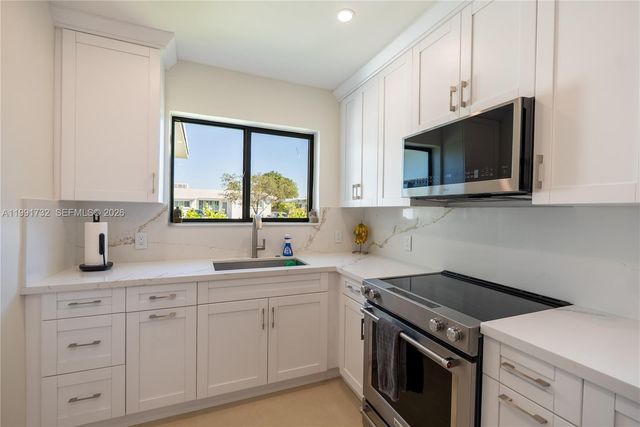 7548 Adventure Ave, North Bay Village, FL 33141