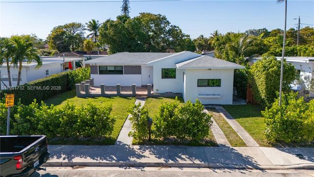 7548 Adventure Ave, North Bay Village, FL 33141