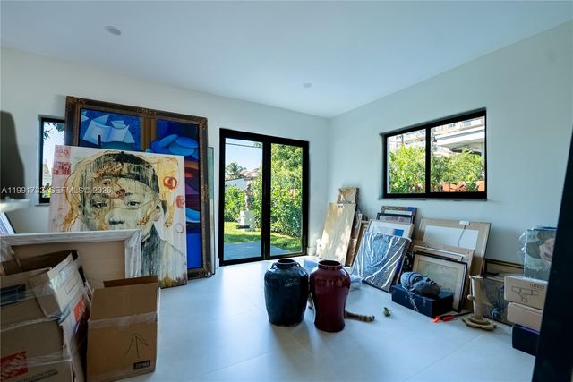 7548 Adventure Ave, North Bay Village, FL 33141