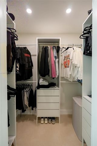 7548 Adventure Ave, North Bay Village, FL 33141