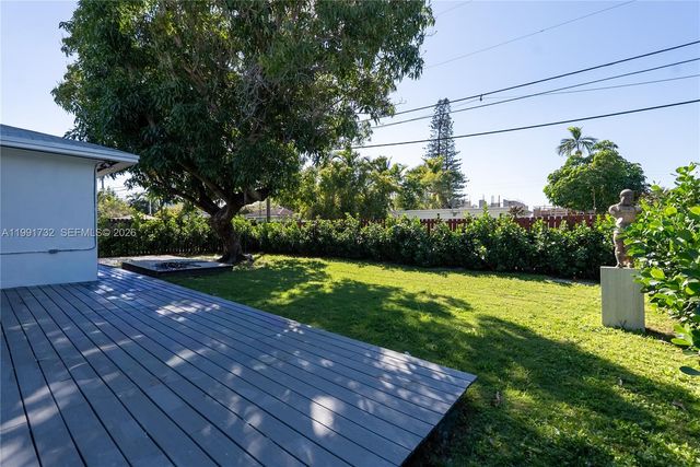 7548 Adventure Ave, North Bay Village, FL 33141