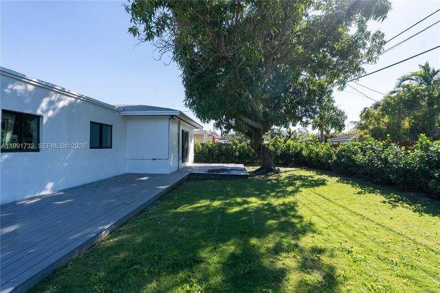 7548 Adventure Ave, North Bay Village, FL 33141