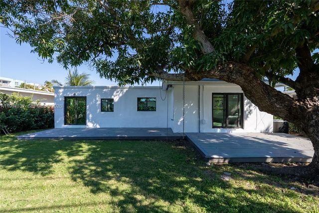 7548 Adventure Ave, North Bay Village, FL 33141