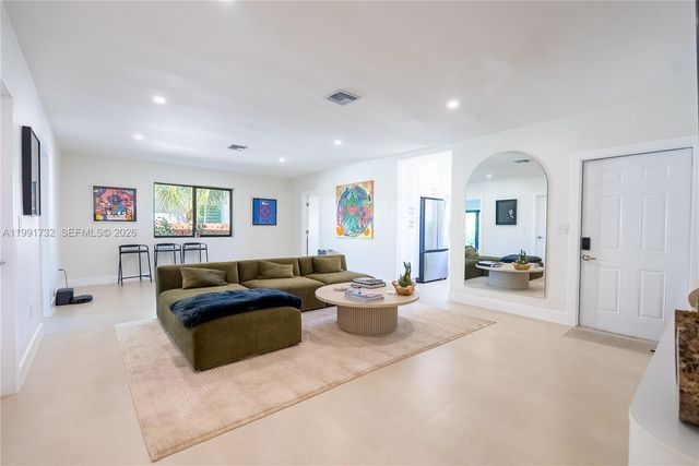 7548 Adventure Ave, North Bay Village, FL 33141