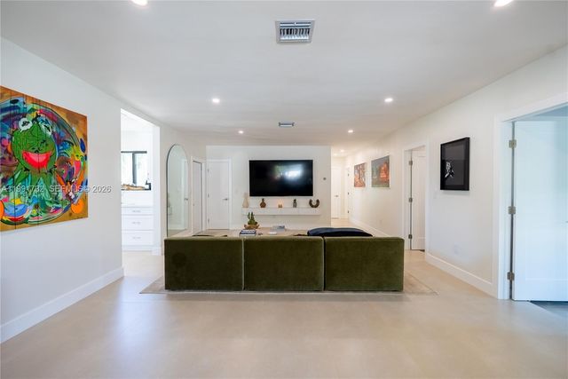 7548 Adventure Ave, North Bay Village, FL 33141