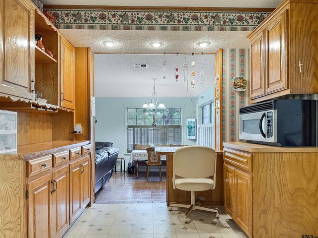 3518 Cloverdale Dr, Tyler, TX 75701