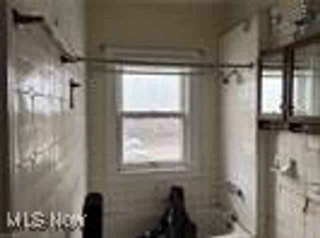 2744 Mayfield Road, Cleveland Heights, OH 44106