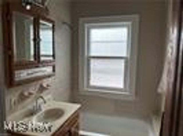 2744 Mayfield Road, Cleveland Heights, OH 44106