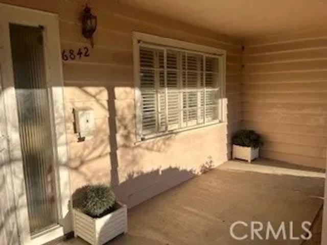6842 Chisholm, Van Nuys, CA 91406