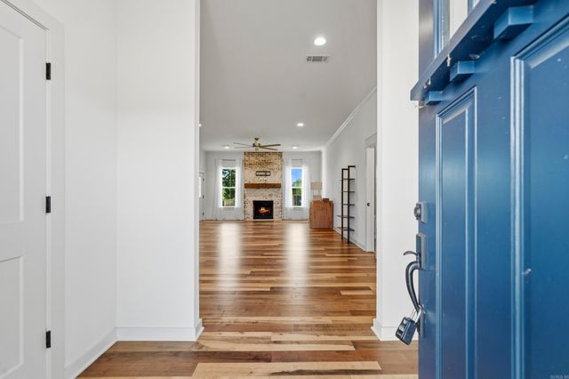 2009 Berkshire Drive, Benton, AR 72019