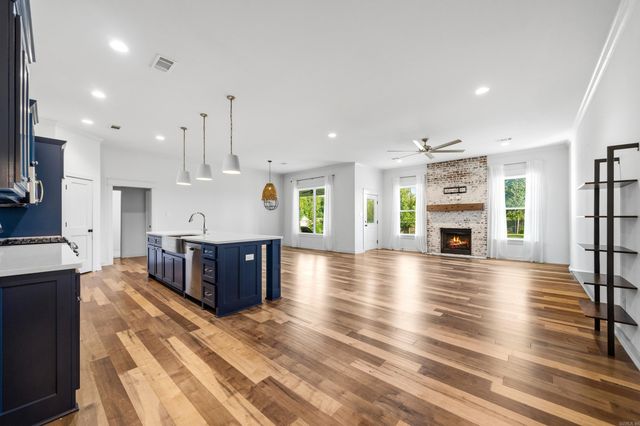 2009 Berkshire Drive, Benton, AR 72019