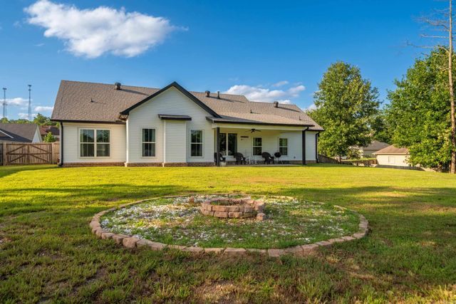 2009 Berkshire Drive, Benton, AR 72019
