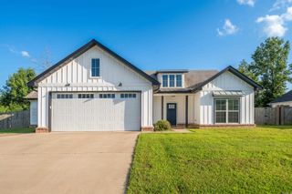 2009 Berkshire Drive, Benton, AR 72019
