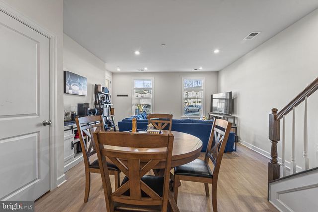 12384 AZURE LN, Fairfax, VA 22033